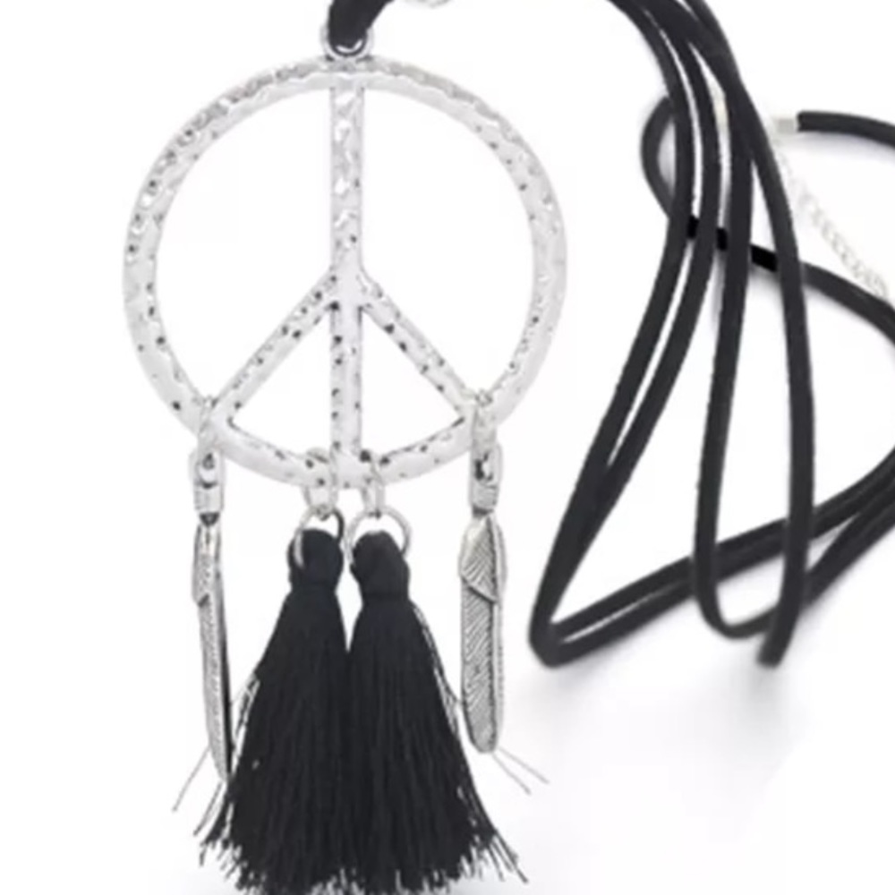BURGUNDY TASSEL & FEATHER BOHO NECKLACE - Picture 4 of 4
